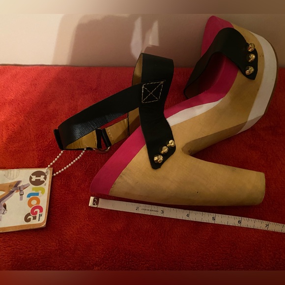 Flogg Platform Sandals (display model) - Picture 13 of 13